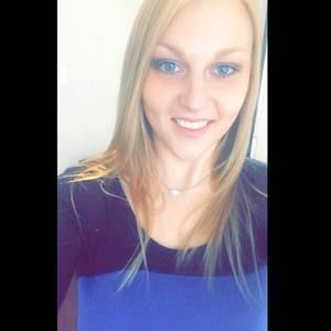 Meet your Posher, Becca